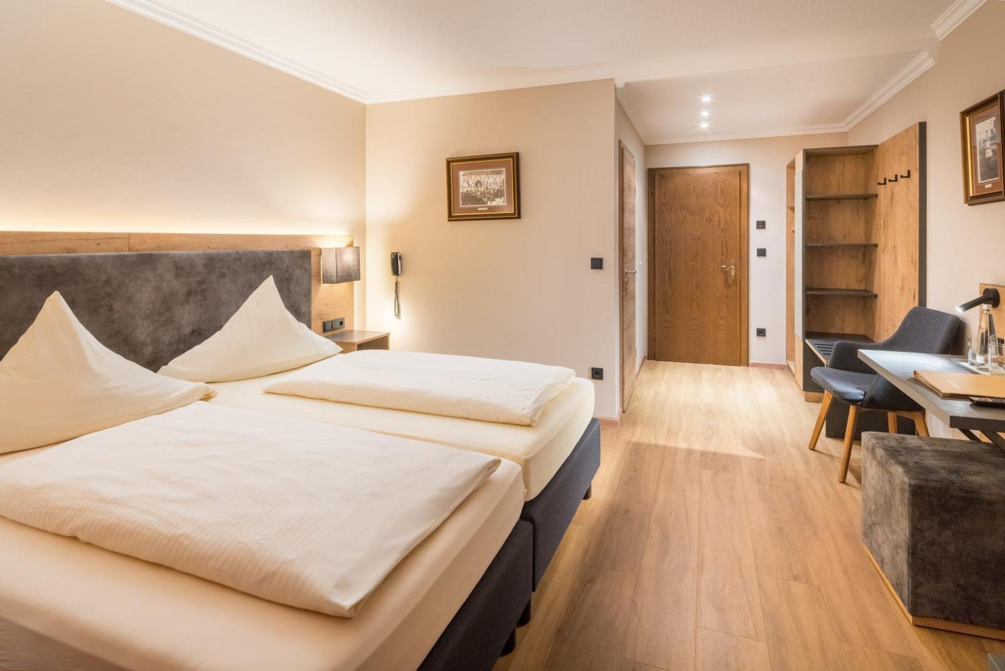 Hotel-Gasthof Huber Ebersberg Εξωτερικό φωτογραφία