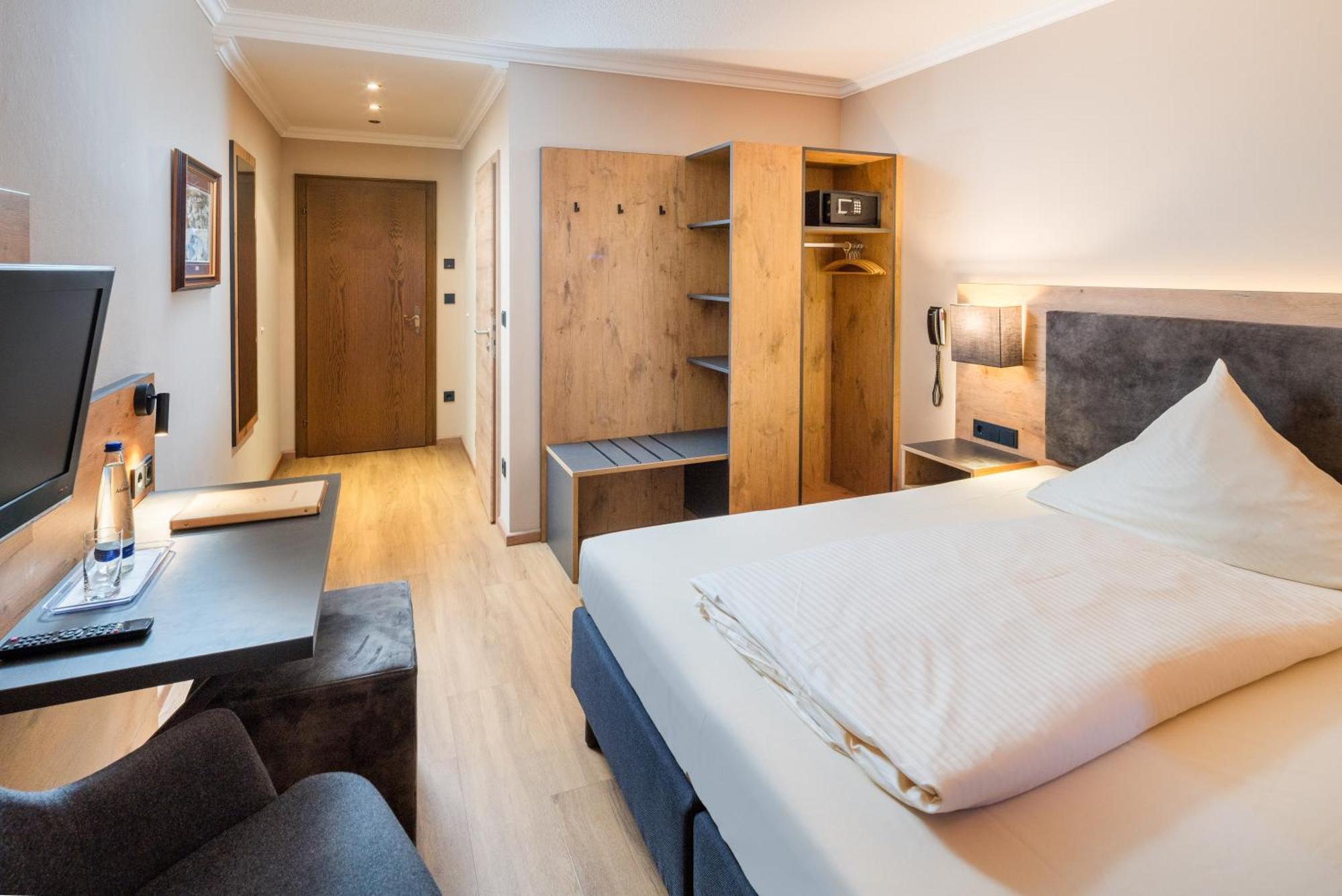 Hotel-Gasthof Huber Ebersberg Εξωτερικό φωτογραφία